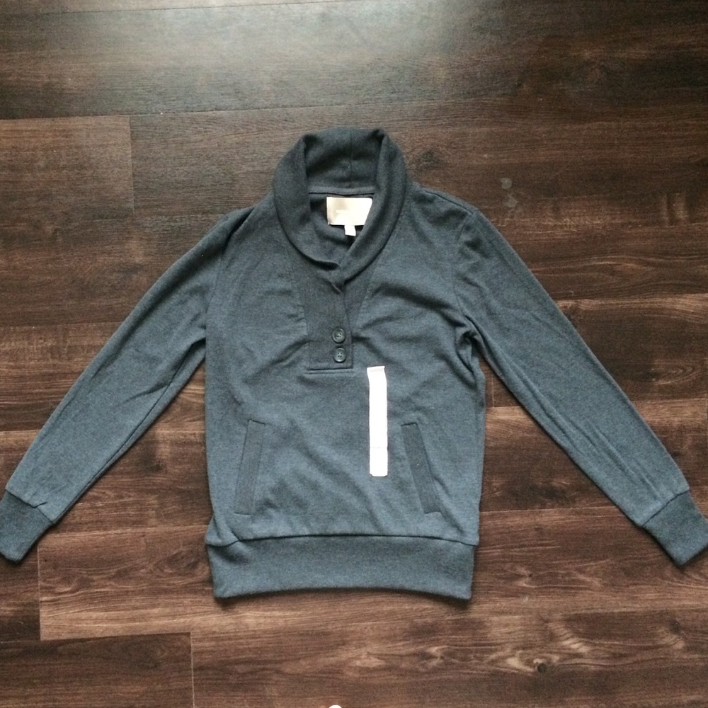 dark gray sweater - Picture 2 of 4